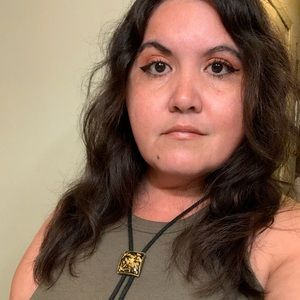 Meet your Posher, Beatriz